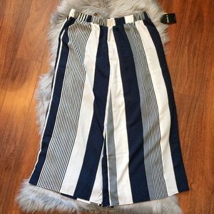 NWT Forever 21 Navy White Culottes